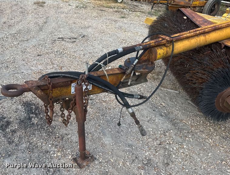 image for item DW3491 Broom