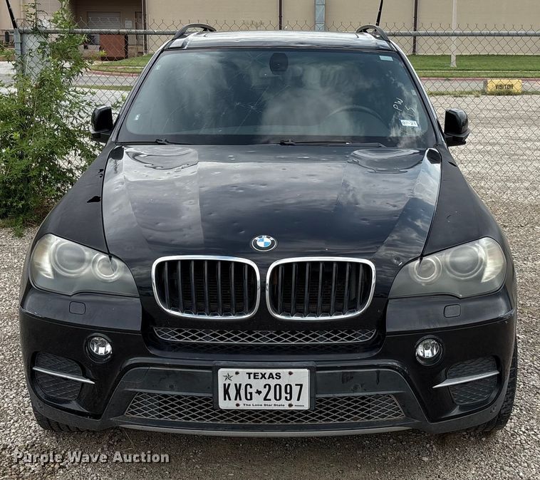 image for item DW8670 2011 BMW X5 SUV