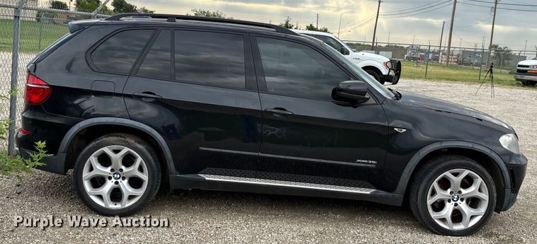 image for item DW8670 2011 BMW X5 SUV