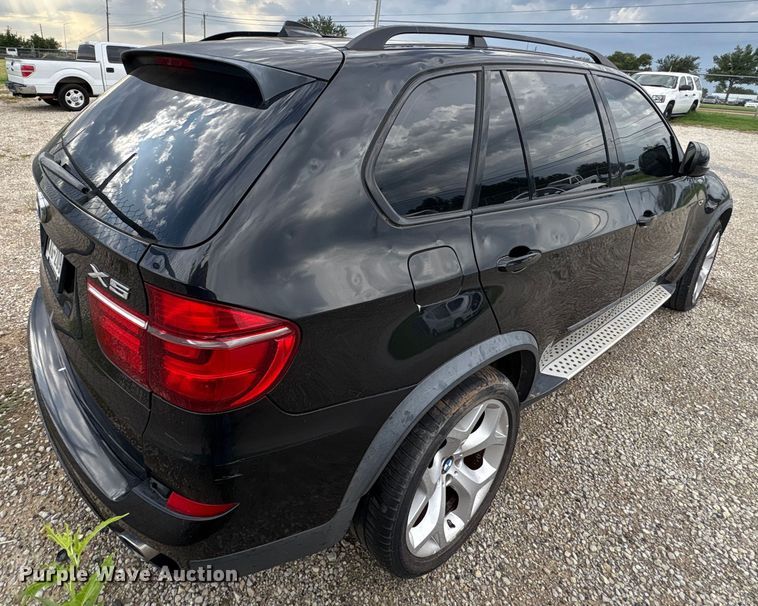 image for item DW8670 2011 BMW X5 SUV