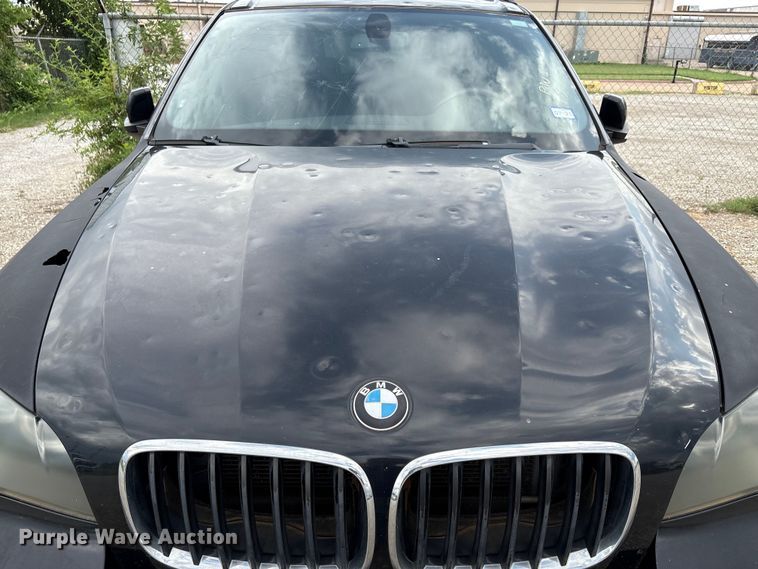 image for item DW8670 2011 BMW X5 SUV
