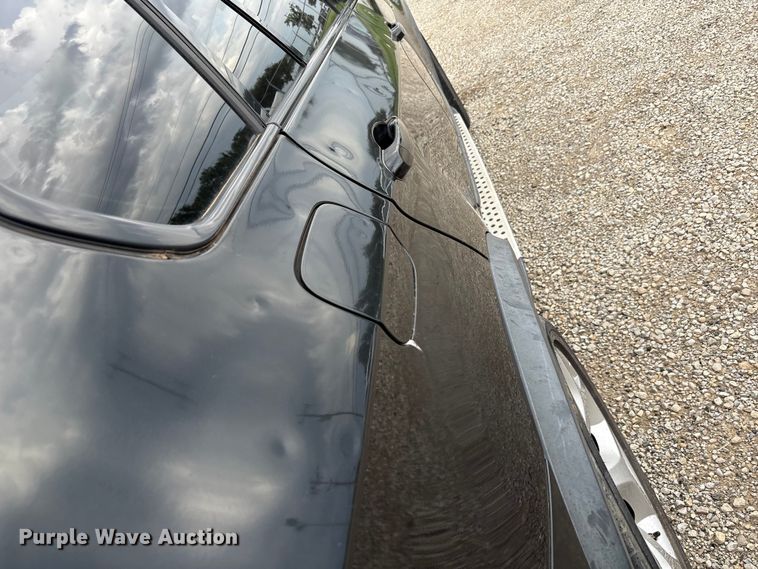 image for item DW8670 2011 BMW X5 SUV