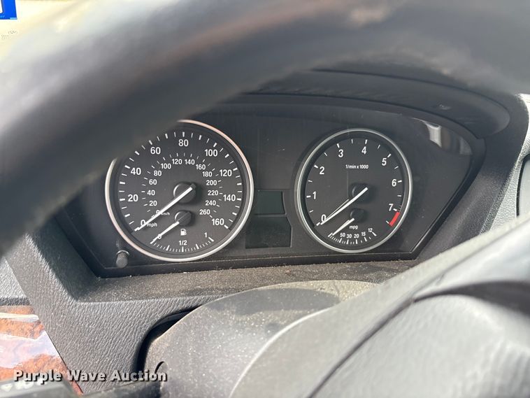 image for item DW8670 2011 BMW X5 SUV