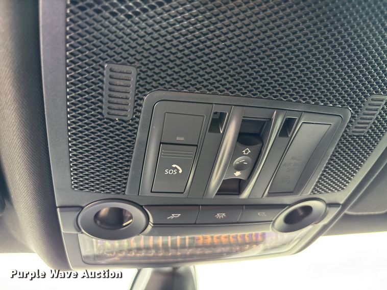 image for item DW8670 2011 BMW X5 SUV