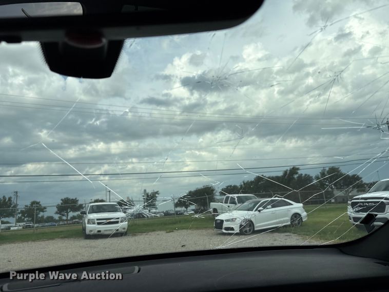 image for item DW8670 2011 BMW X5 SUV