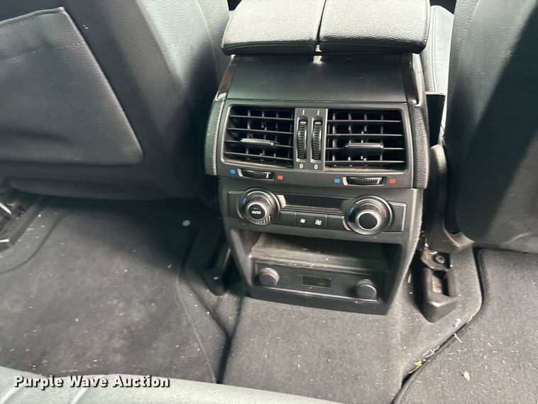 image for item DW8670 2011 BMW X5 SUV