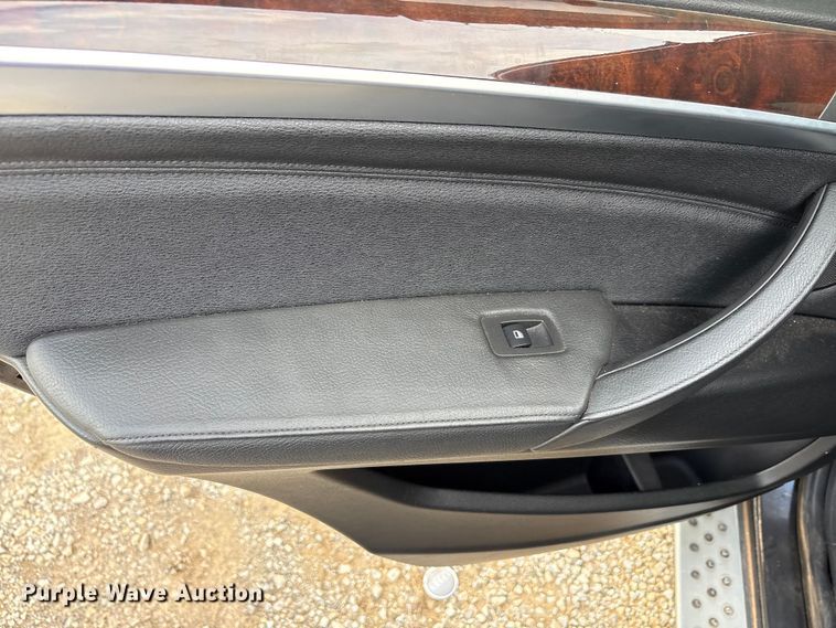 image for item DW8670 2011 BMW X5 SUV