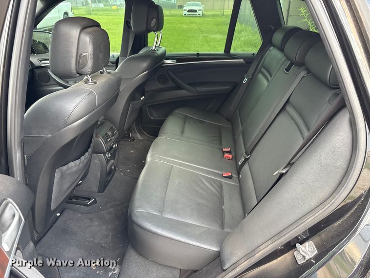 image for item DW8670 2011 BMW X5 SUV