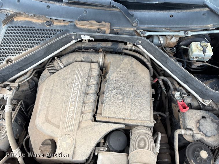 image for item DW8670 2011 BMW X5 SUV