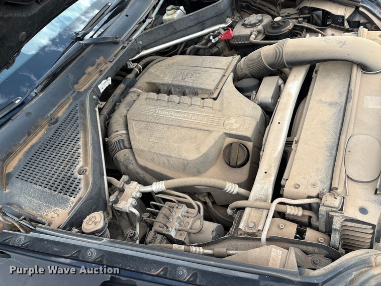 image for item DW8670 2011 BMW X5 SUV