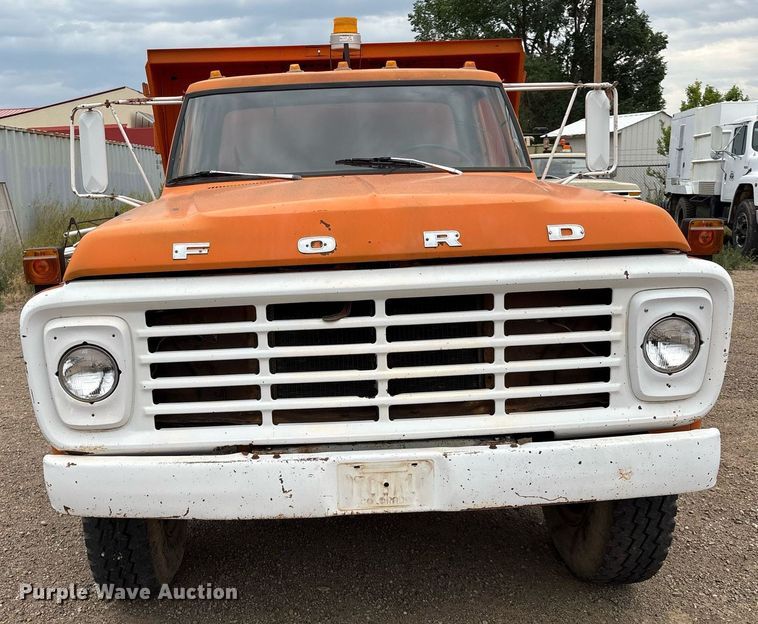 image for item DX8031 1977 Ford F700 dump truck
