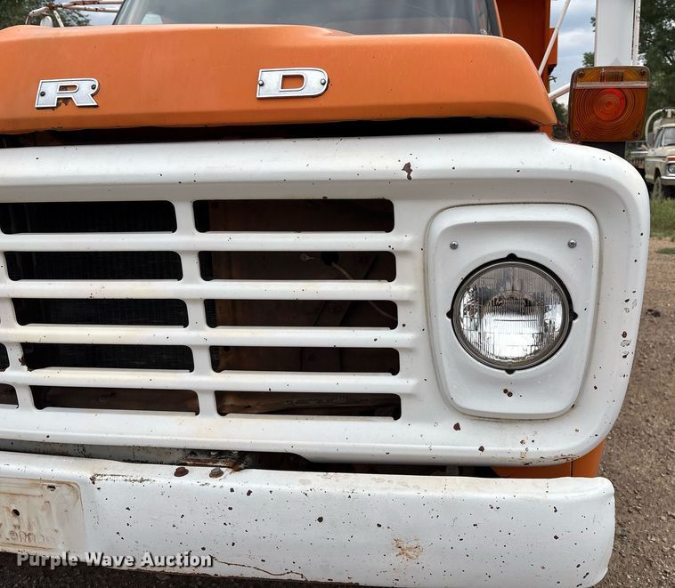 image for item DX8031 1977 Ford F700 dump truck