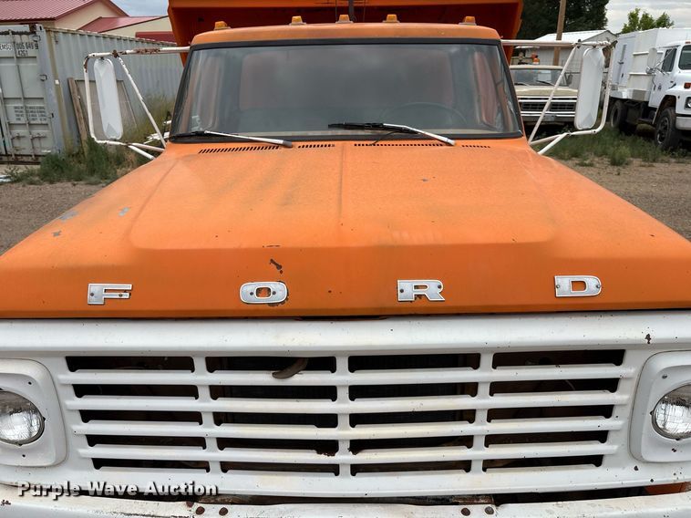 image for item DX8031 1977 Ford F700 dump truck