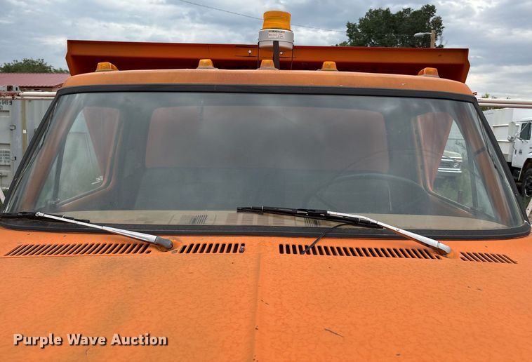 image for item DX8031 1977 Ford F700 dump truck