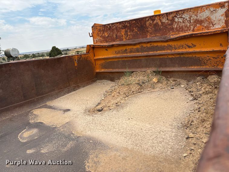 image for item DX8031 1977 Ford F700 dump truck