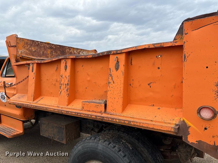image for item DX8031 1977 Ford F700 dump truck