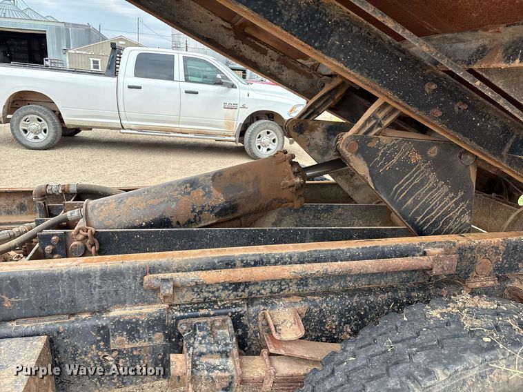 image for item DX8031 1977 Ford F700 dump truck