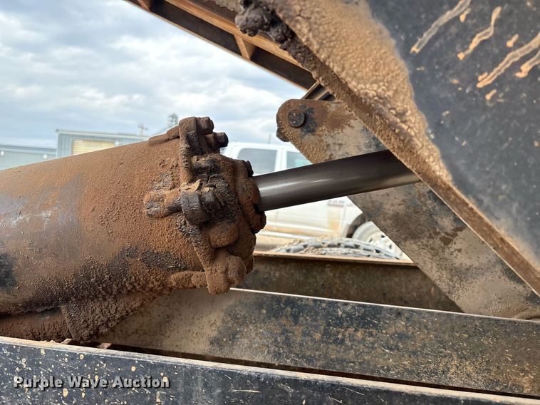 image for item DX8031 1977 Ford F700 dump truck