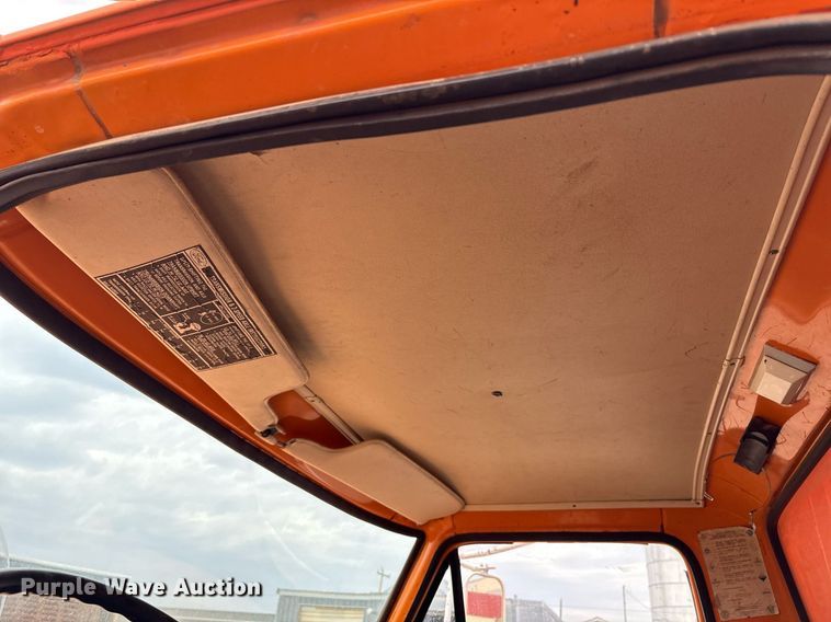 image for item DX8031 1977 Ford F700 dump truck