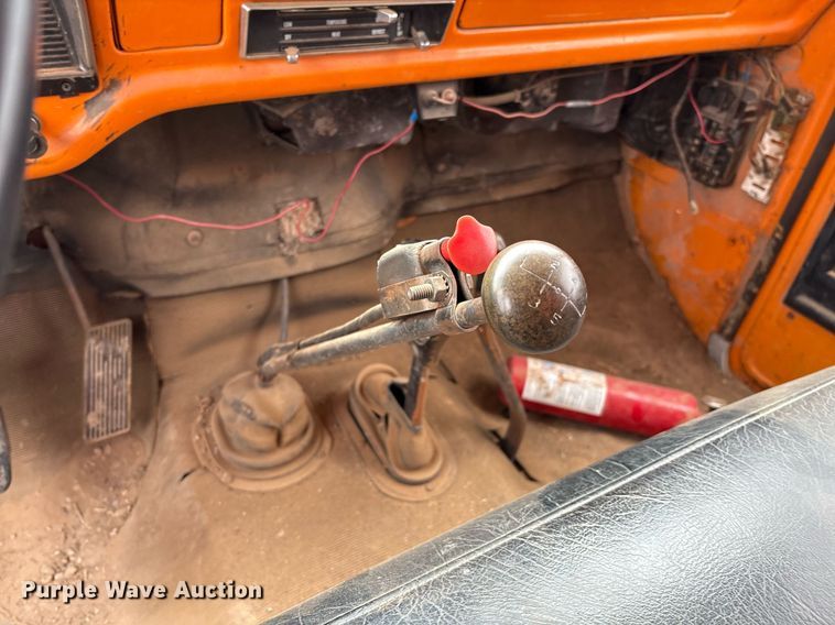 image for item DX8031 1977 Ford F700 dump truck