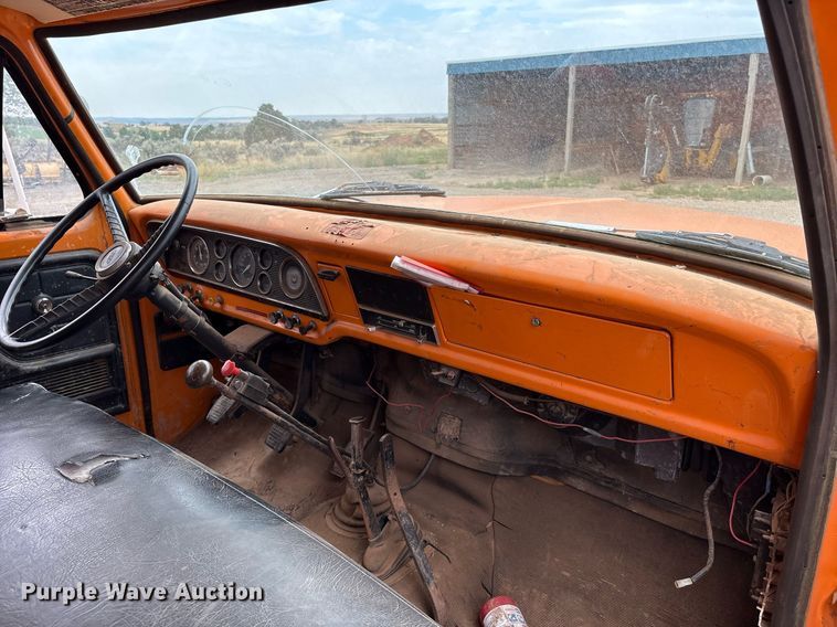 image for item DX8031 1977 Ford F700 dump truck