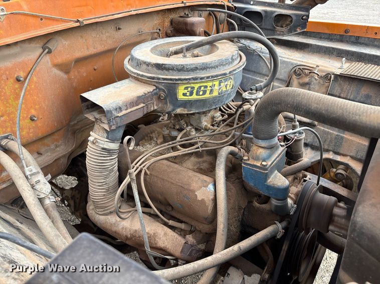 image for item DX8031 1977 Ford F700 dump truck