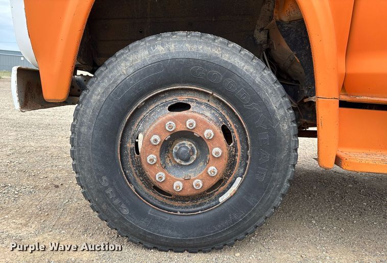 image for item DX8031 1977 Ford F700 dump truck