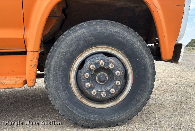 image for item DX8031 1977 Ford F700 dump truck