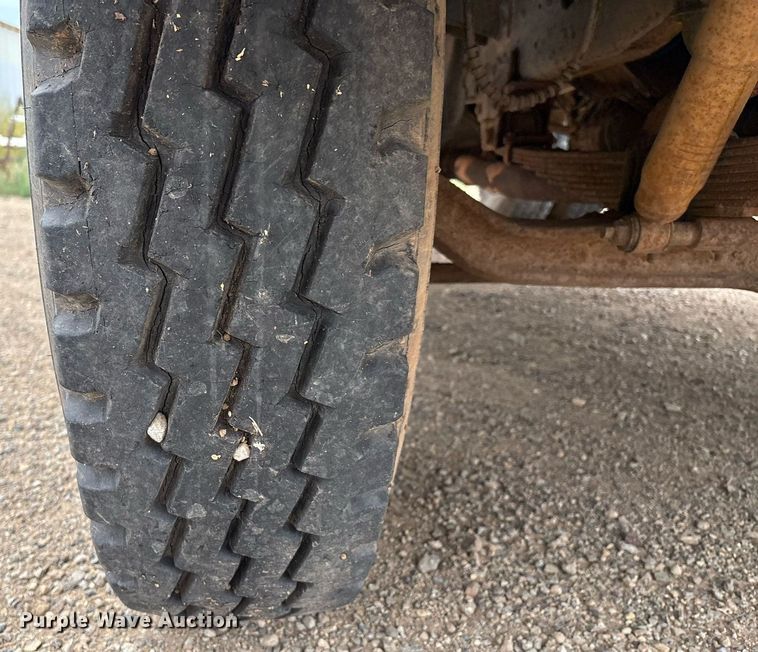 image for item DX8031 1977 Ford F700 dump truck