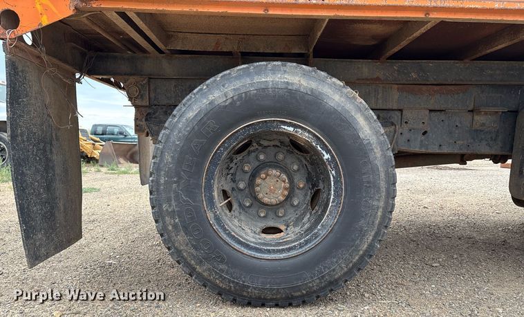 image for item DX8031 1977 Ford F700 dump truck