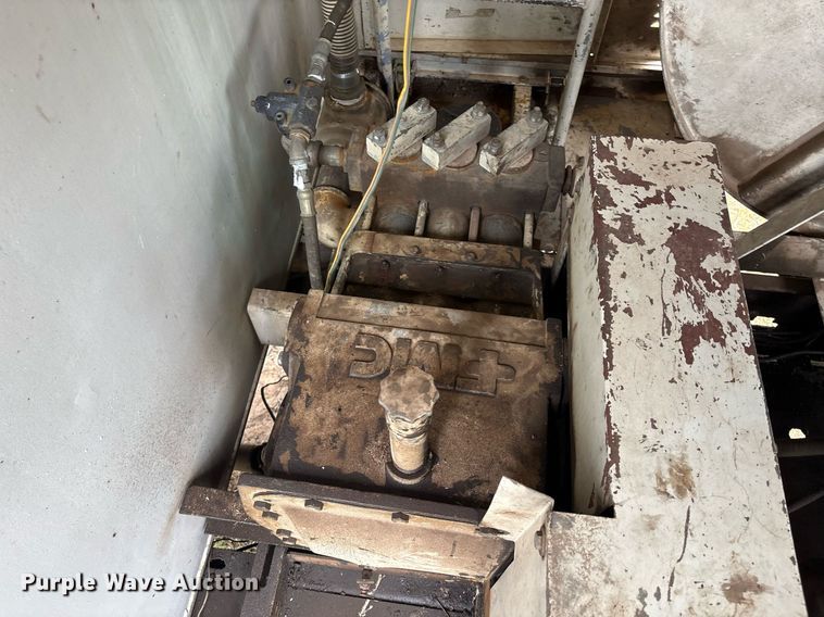 image for item DX8032 1980 International 1724 sewer jetter truck