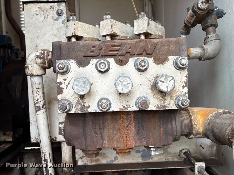 image for item DX8032 1980 International 1724 sewer jetter truck