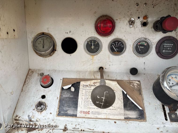 image for item DX8032 1980 International 1724 sewer jetter truck