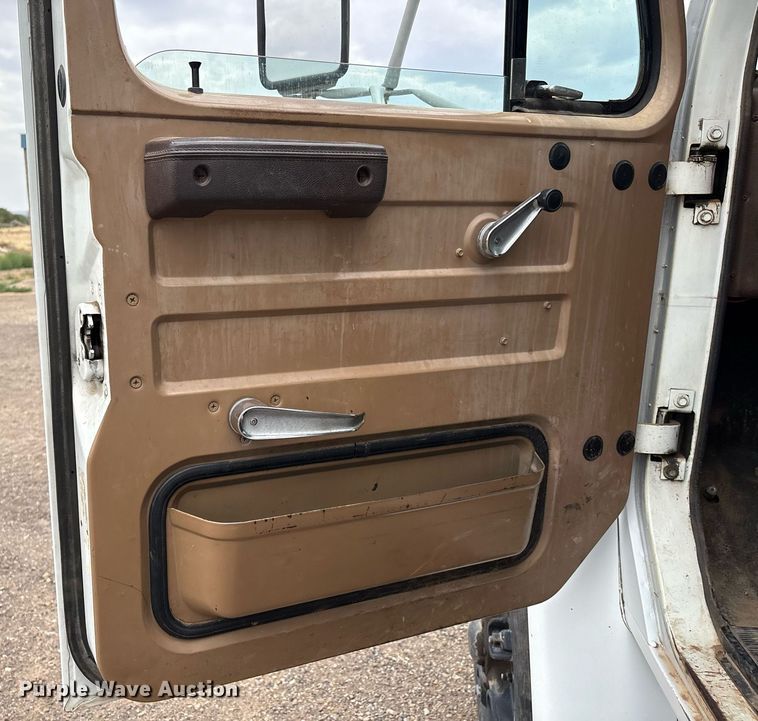 image for item DX8032 1980 International 1724 sewer jetter truck