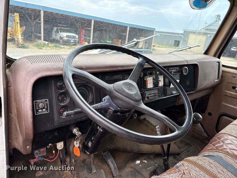 image for item DX8032 1980 International 1724 sewer jetter truck