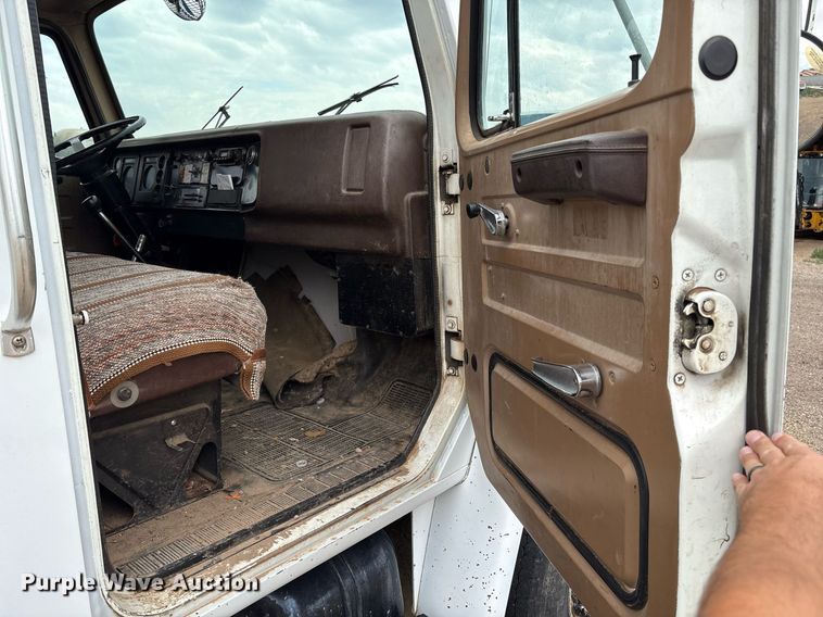 image for item DX8032 1980 International 1724 sewer jetter truck