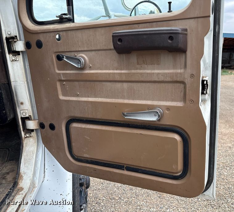 image for item DX8032 1980 International 1724 sewer jetter truck