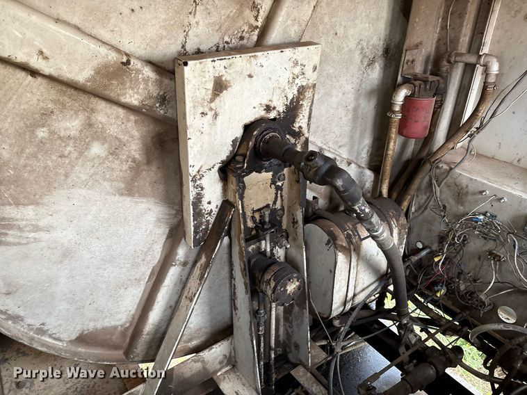 image for item DX8032 1980 International 1724 sewer jetter truck