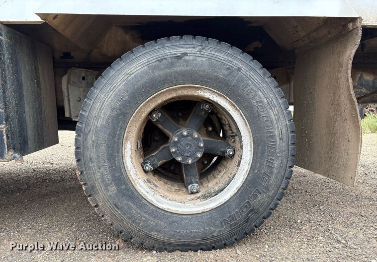 image for item DX8032 1980 International 1724 sewer jetter truck