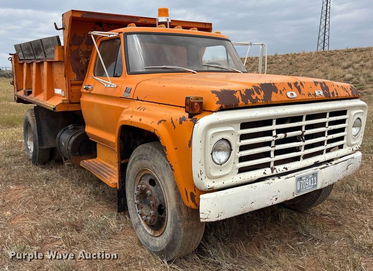 image for item DX8037 1977 Ford F700 dump truck