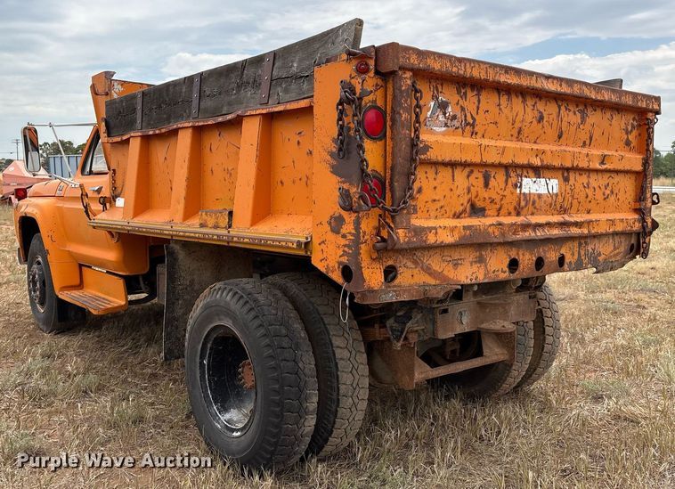 image for item DX8037 1977 Ford F700 dump truck