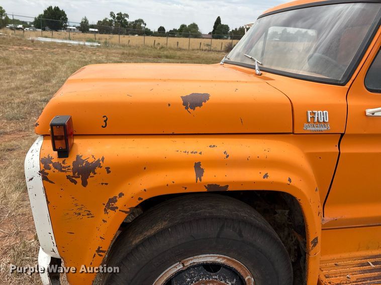 image for item DX8037 1977 Ford F700 dump truck