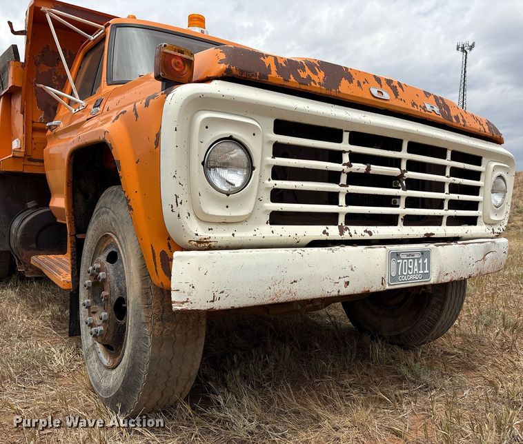 image for item DX8037 1977 Ford F700 dump truck