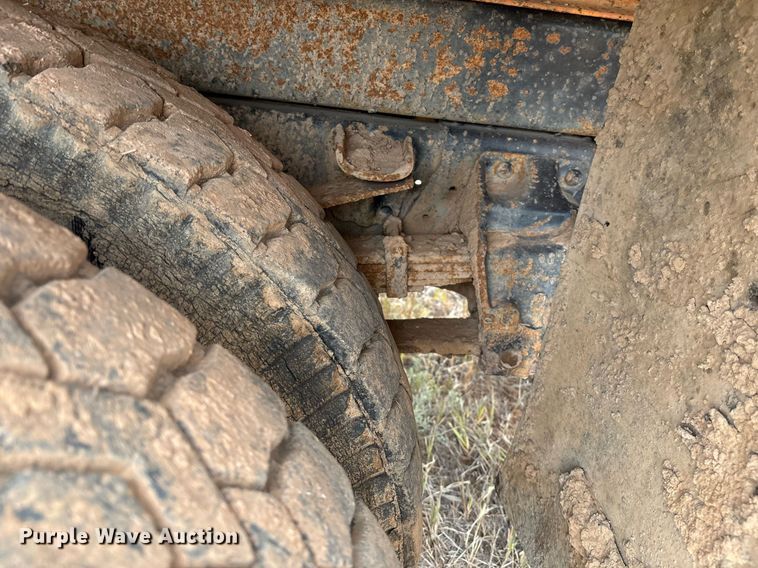 image for item DX8037 1977 Ford F700 dump truck