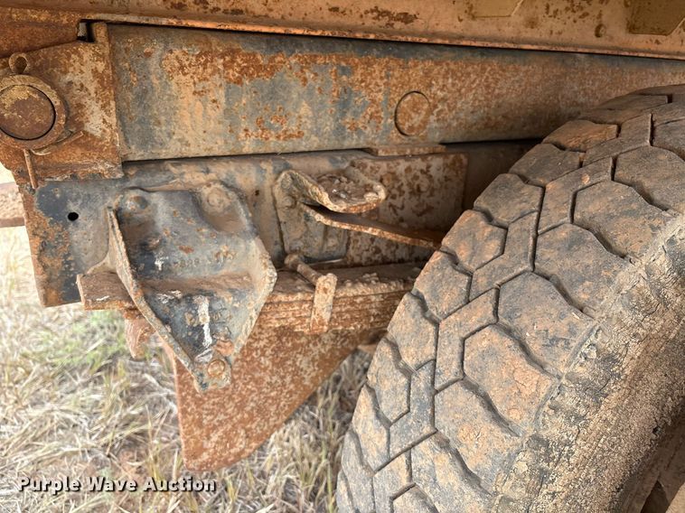 image for item DX8037 1977 Ford F700 dump truck