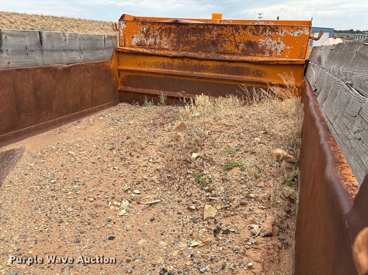 image for item DX8037 1977 Ford F700 dump truck