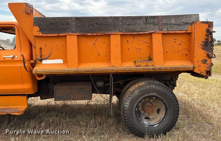 image for item DX8037 1977 Ford F700 dump truck