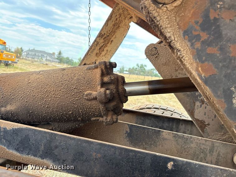 image for item DX8037 1977 Ford F700 dump truck