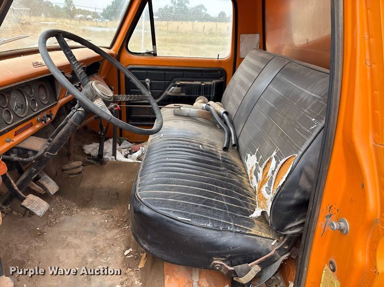 image for item DX8037 1977 Ford F700 dump truck