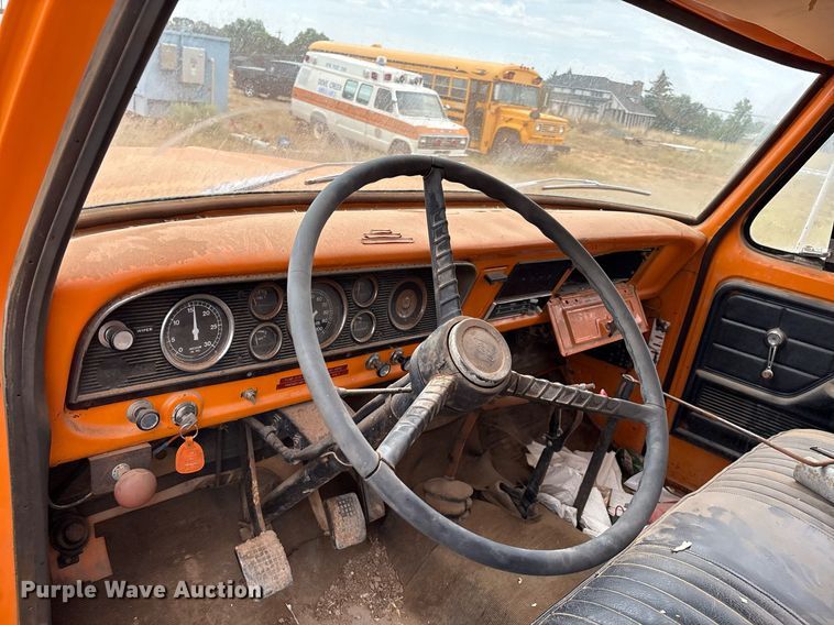 image for item DX8037 1977 Ford F700 dump truck